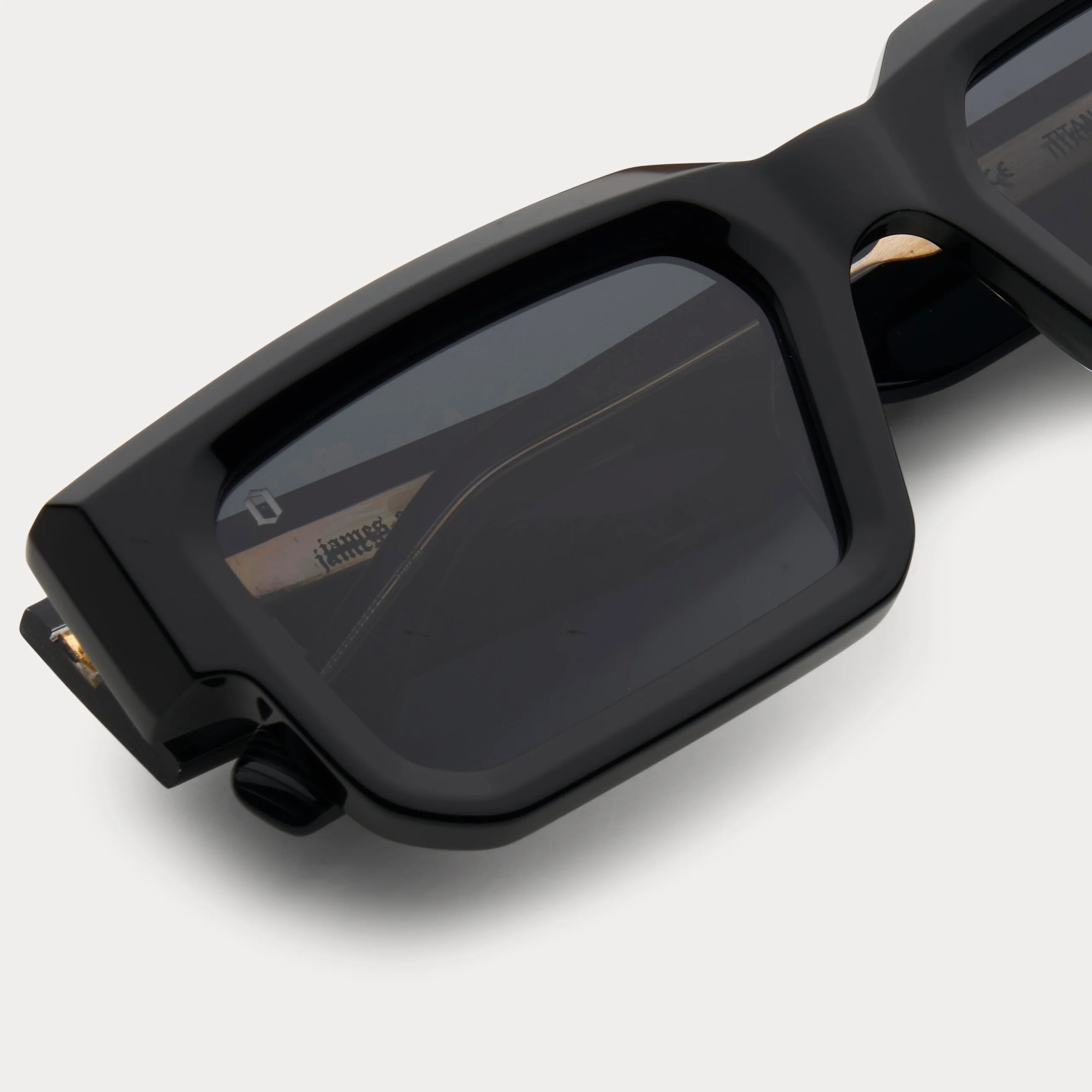 BLACK TITAN - Image 6