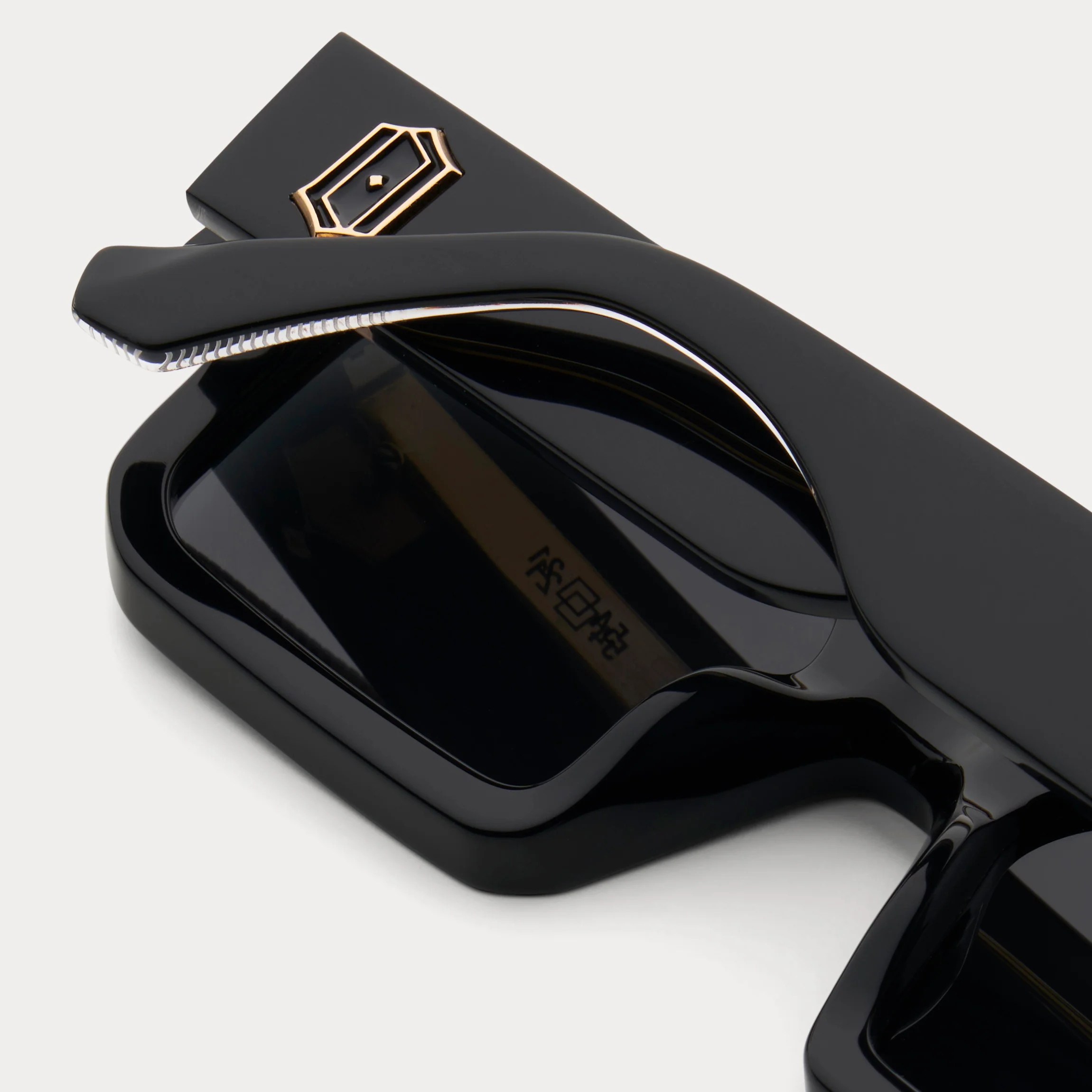 BLACK TITAN - Image 7